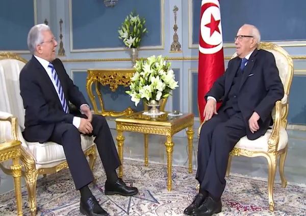 رئيس الجمهورية الباجي قايد السبسي يستقبل الطيب البكوش الأمين العام لاتحاد المغرب العربي.