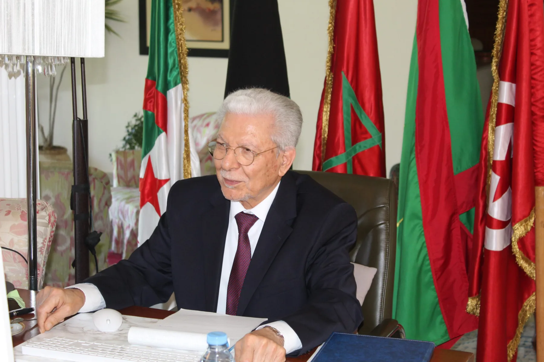 مشاركة الأمين العام لاتحاد المغرب العربي ا.د. الطيب البكوش في ندوة مغاربية افتراضية