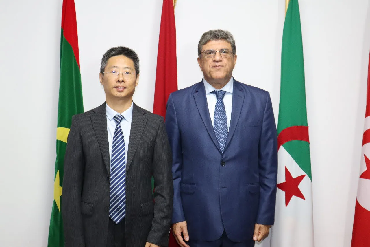الأمين العام لاتحاد المغرب العربي، السيد طارق بن سالم، يستقبل السيد تشو تشي تشينغ، الوزير المستشار بسفارة جمهورية الصين الشعبية بالمغرب، والوفد المرافق له.
