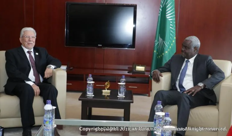 موسى فَقِيه محمد يستقبل الأمين العام الدكتور الطيب البكوش